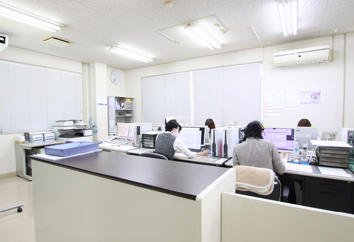 先輩社員の声